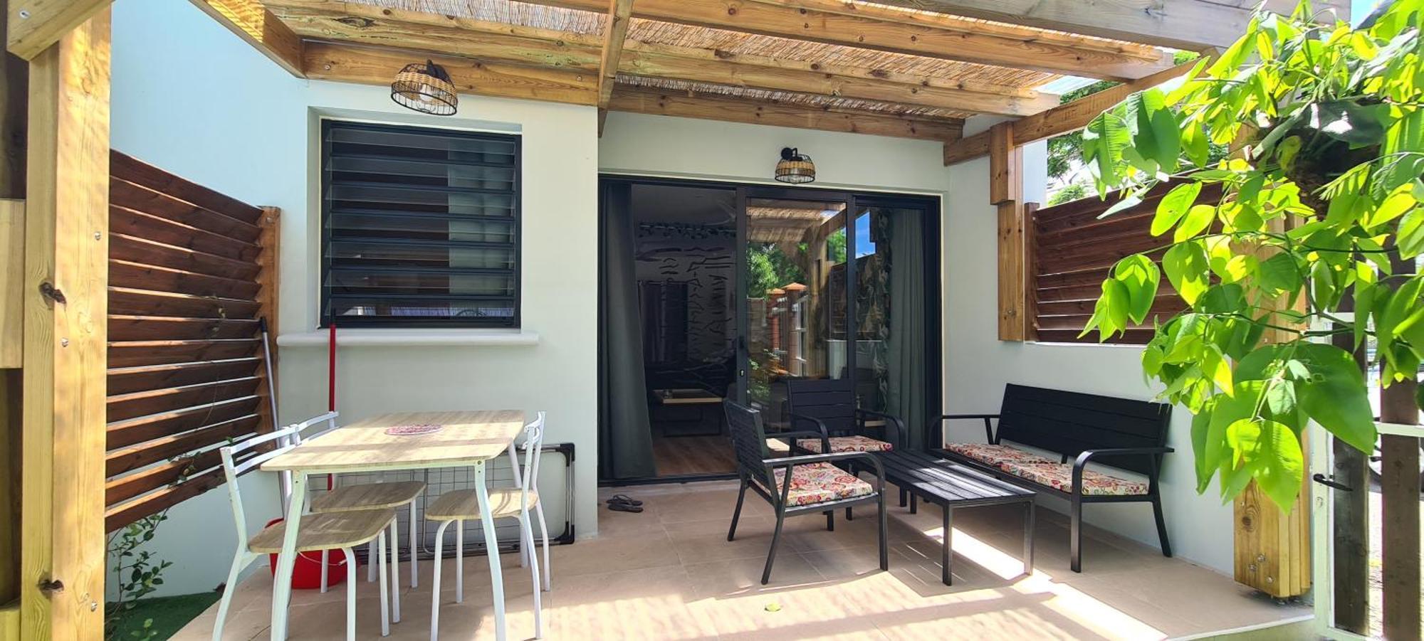 Coquet Appartement A 50 M Du Lagon L'Etang-Sale Luaran gambar