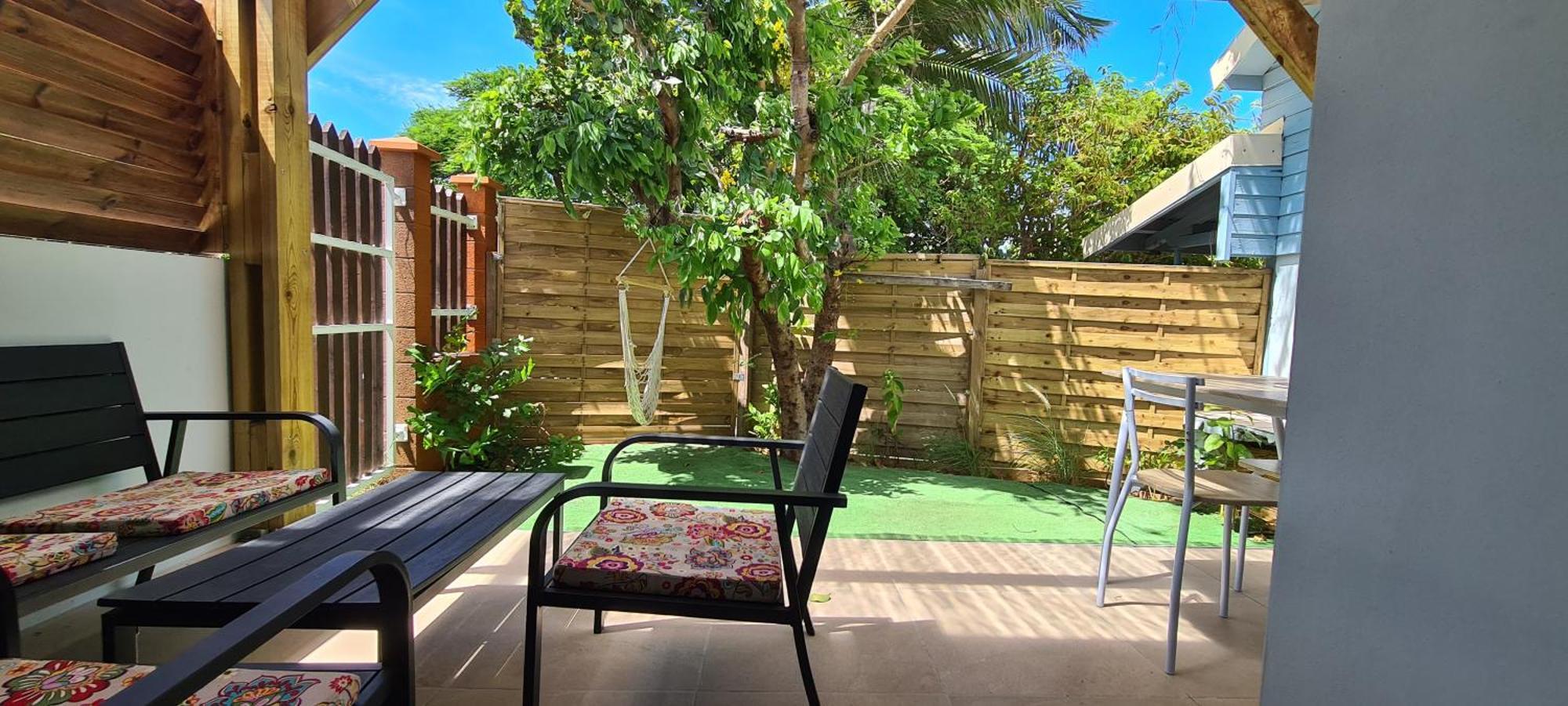 Coquet Appartement A 50 M Du Lagon L'Etang-Sale Luaran gambar