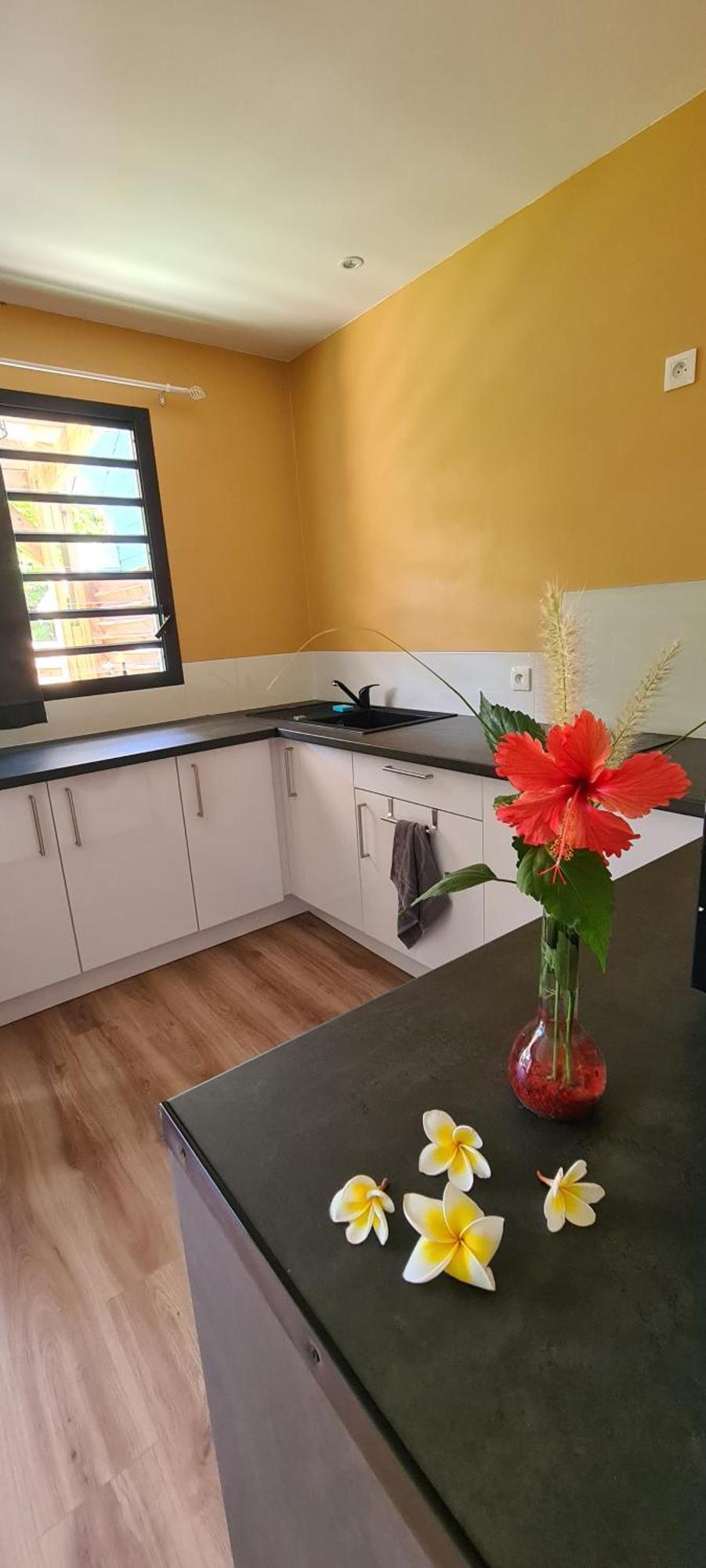 Coquet Appartement A 50 M Du Lagon L'Etang-Sale Luaran gambar