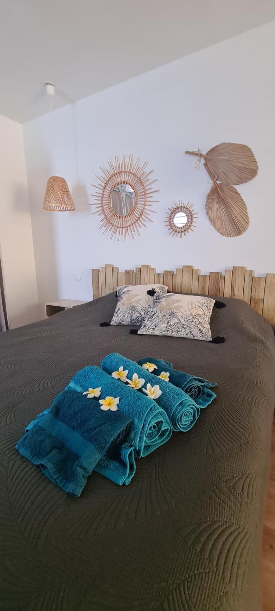 Coquet Appartement A 50 M Du Lagon L'Etang-Sale Luaran gambar
