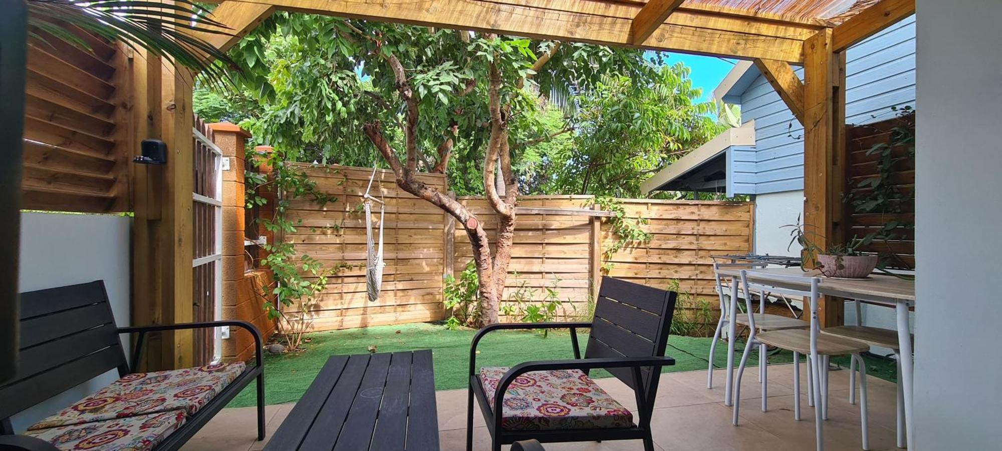 Coquet Appartement A 50 M Du Lagon L'Etang-Sale Luaran gambar